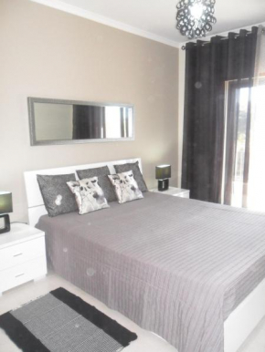 Lovely 1 Bed Apartment - Vista das Ondas  Албуфейра